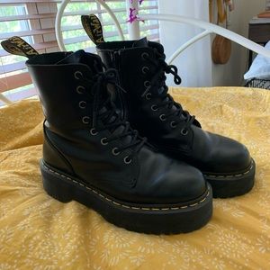 Dr. Martens Jadon